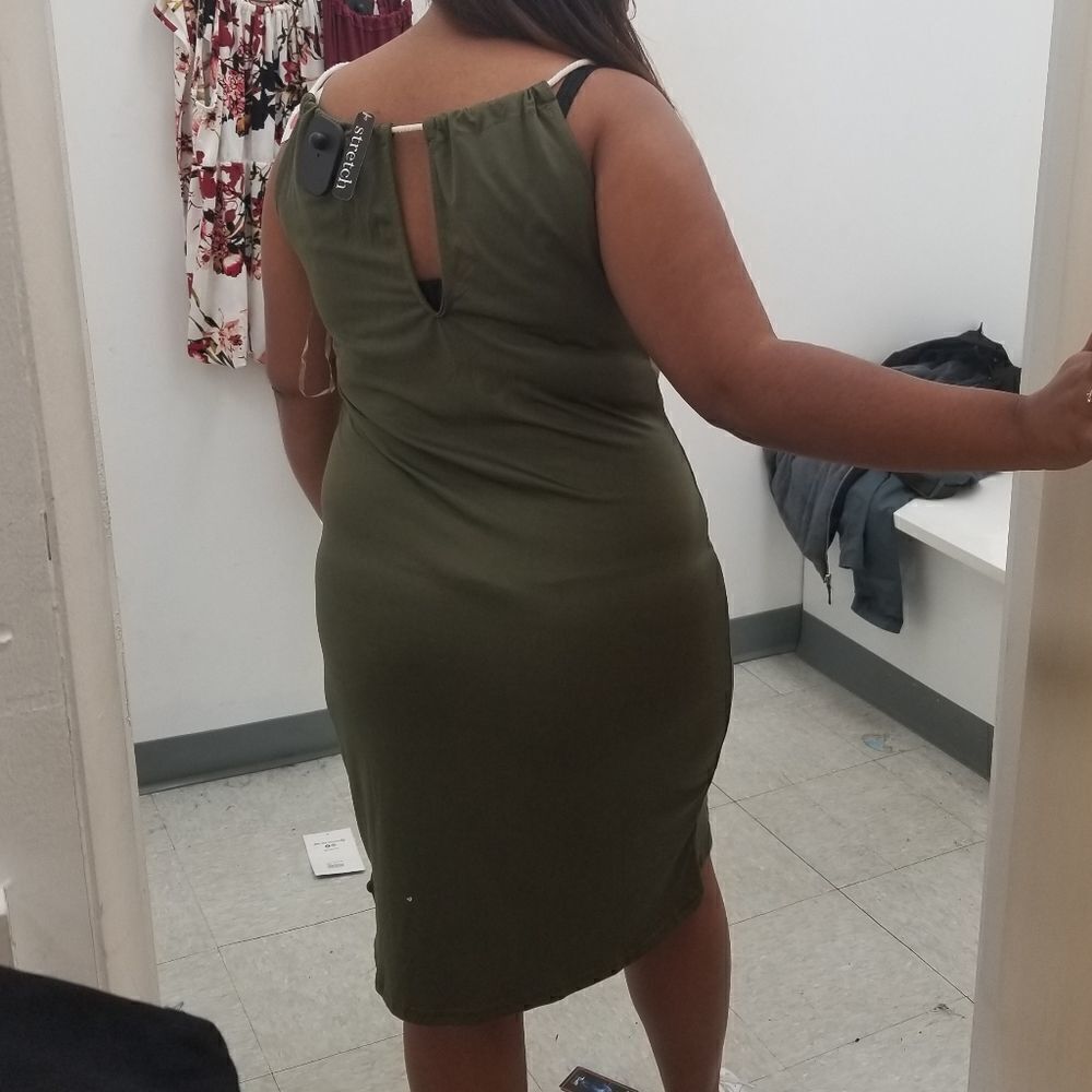 Dress - Picture 6 of 7